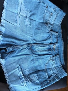 Women’s Light Blue Distressed Denim Shorts NWOT